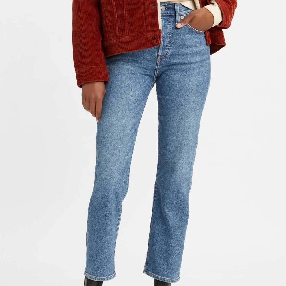 NWT Levi’s high rise wedgie straight cropped jeans